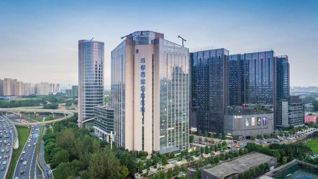 这20多年来，我们帮助过70000+个家庭迎来自己的宝宝。这巨大的数字背后，除了得益于过硬的医疗技术及丰富的诊疗经验外，还因为有无数家庭的信任与坚持。